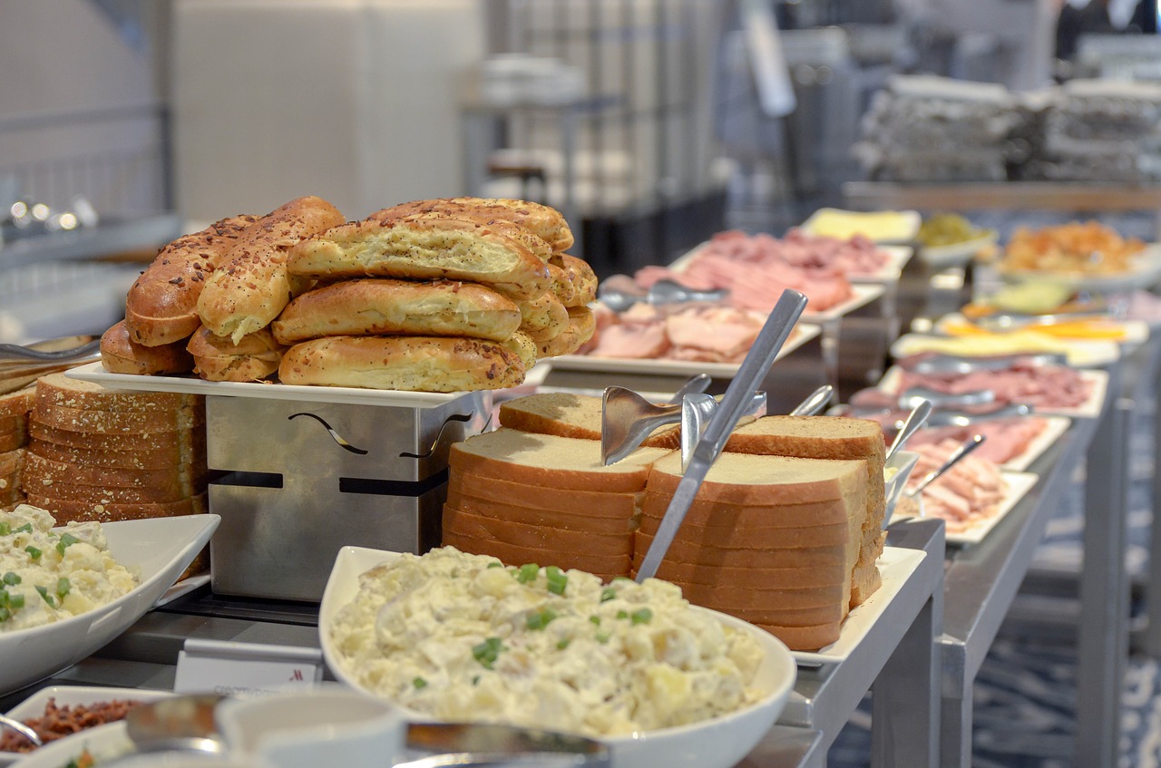 noodles, bread, plate-3819927.jpg